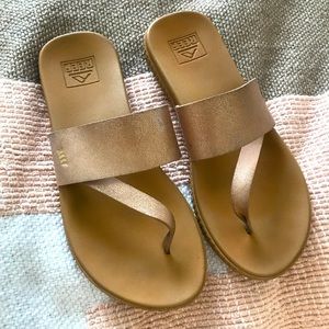 WMNS REEF SANDALS SZ 7
